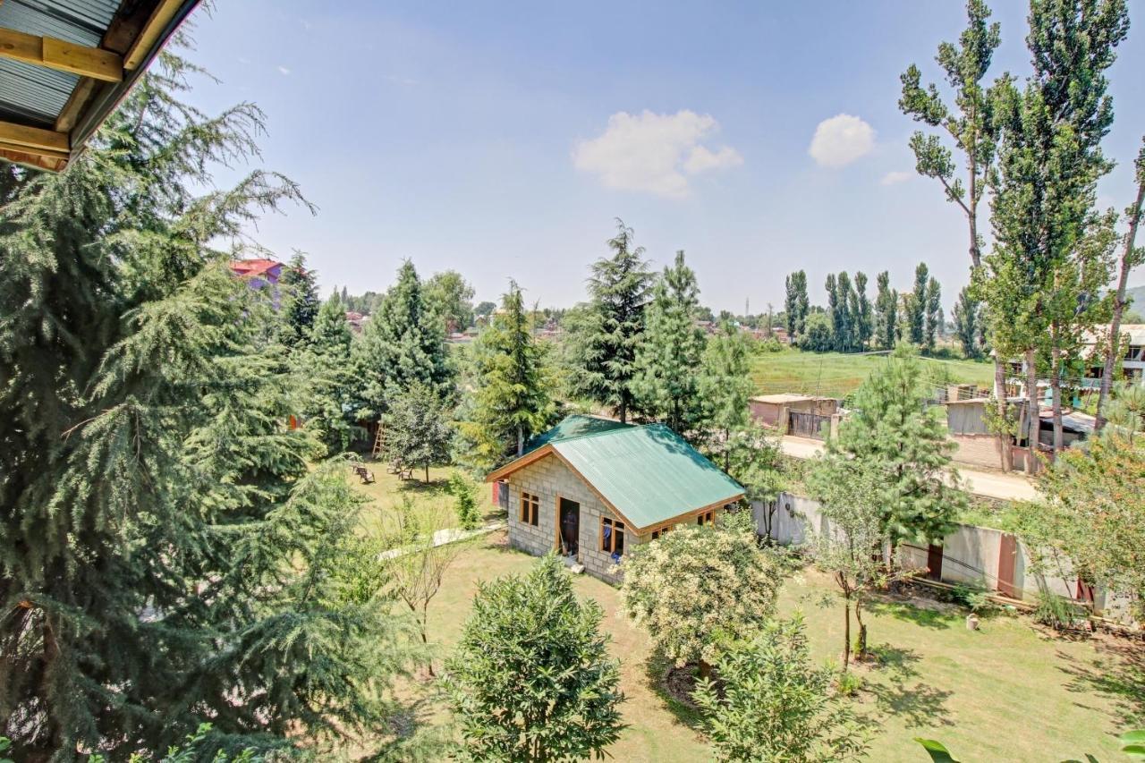 Srīnagar Super Oyo Capital O 91600 The Village Classic Hotel And Restaurant מראה חיצוני תמונה